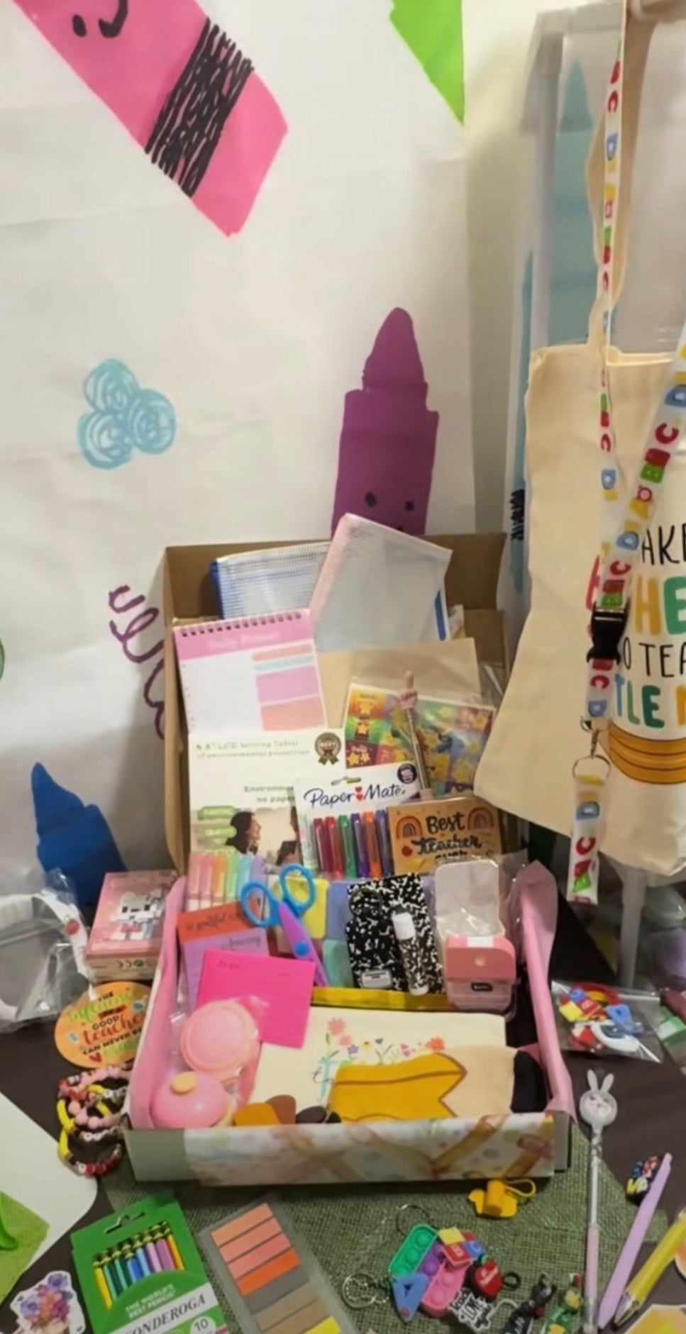 1 Ultimate Teacher Mystery Scoop (Free Shipping + Free Packaging Video)